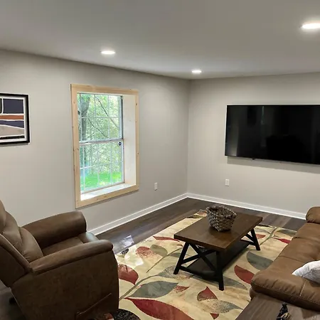 Lazy Bear Inn
